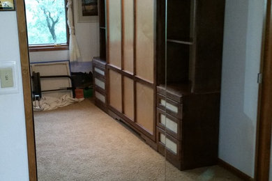 Inspiration for a contemporary closet remodel in Sacramento