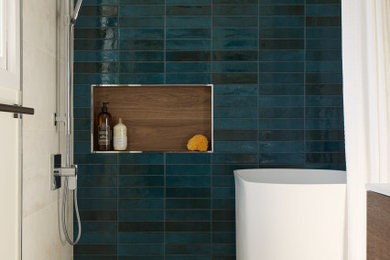 Mid-century modern bathroom photo in San Francisco