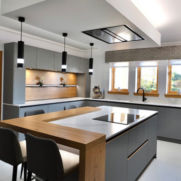 Bespoke Oak Detail Kitchen