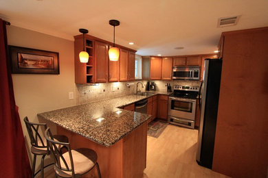 Elegant home design photo in Charleston