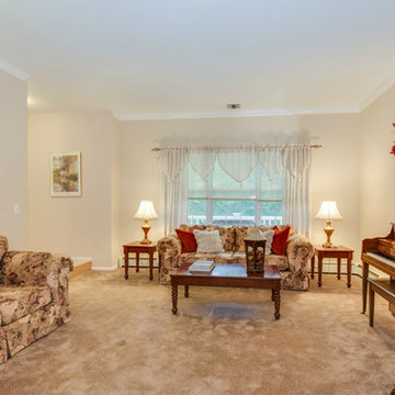 Center Moriches - Occupied Staging