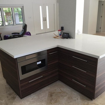 high gloss acrylic/textured laminate  kitchen