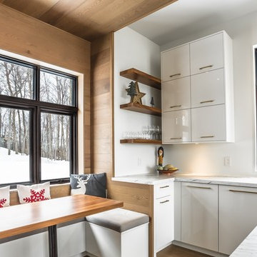 Custom Transitional Kitchen - Glossy White Polymer & Blue HDF