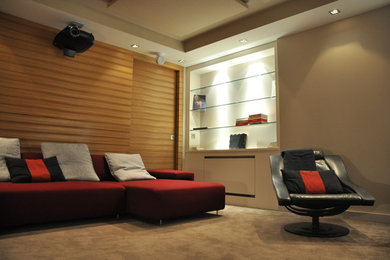 Aménagement d'une salle de cinéma contemporaine.
