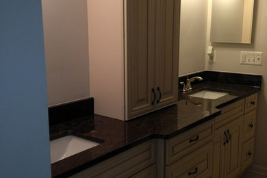 Maple wood cabinets with granite countertop in Chantilly, VA