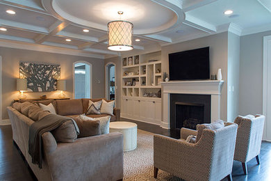 Design ideas for a traditional living room in Charlotte.