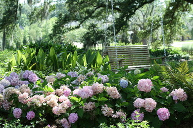 Inspiration for a traditional landscaping in New Orleans.