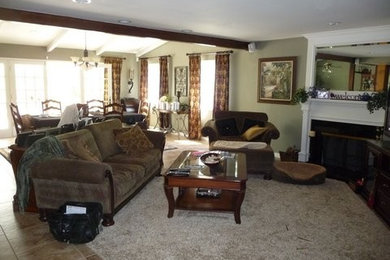 Family room - traditional family room idea in Los Angeles