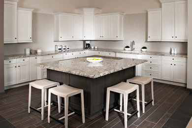 Transitional kitchen photo in Orange County