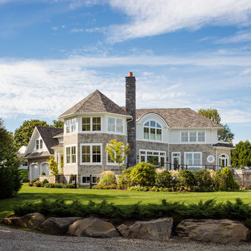 A Gracious, Airy Home