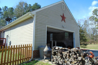 Garage - mid-sized southwestern detached one-car garage idea in Richmond