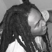 Qalo Gabela's photo