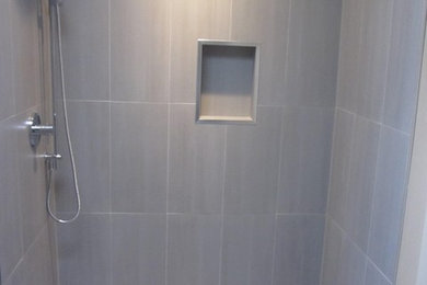 Inspiration for a modern bathroom remodel in Toronto