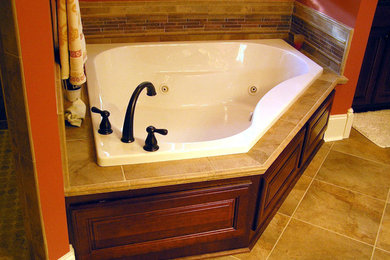 Example of a classic bathroom design in Other