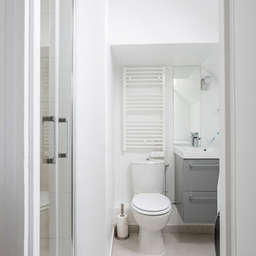 Une salle d'eau mansardée