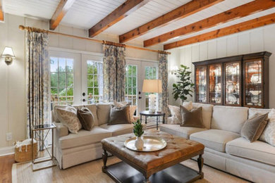 Example of a classic living room design in Atlanta