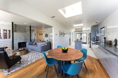 Kitchen - large modern kitchen idea in Los Angeles with an island