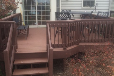Inspiration for a mid-sized modern backyard deck remodel in Indianapolis