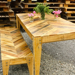 Chevron design Pallet table and bench - Dining Tables