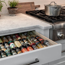 2022 kitchen white cabinets with white or stainless appliances????