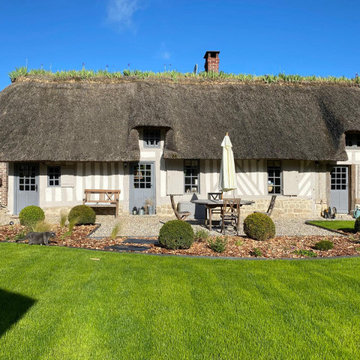 Jardin pour une jolie chaumière normande "l'Agapé"