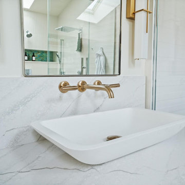 Primary Bath With a Built-in Spa