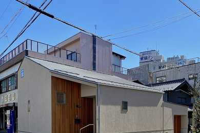 他の地域にあるおしゃれな家の外観の写真