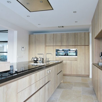 Contemporary residence