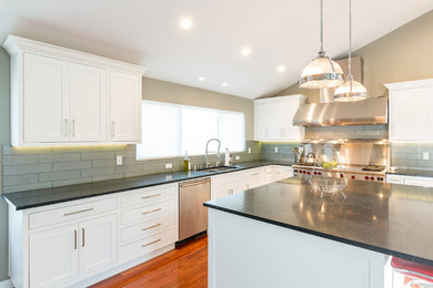 Inspiration for a contemporary kitchen remodel in Los Angeles