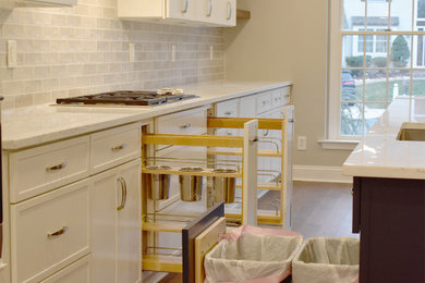 Kitchen - kitchen idea in Philadelphia