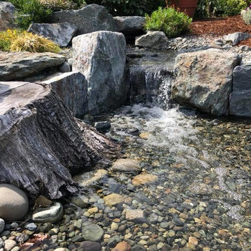 Putting Green, Pondless Stream & Patio