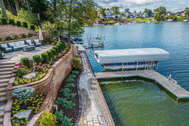 Lakeside Summit: A Gentle Descent to the Water's Edge