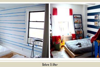 Inspiration för ett mellanstort funkis sovrum, med vita väggar och mellanmörkt trägolv
