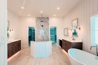 Example of a bathroom design in Jacksonville
