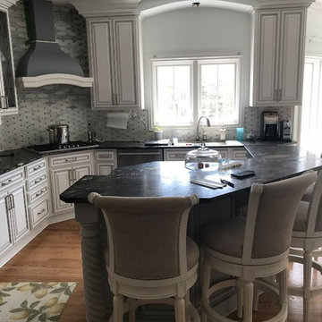 cabinet refacing--new cabinets with splash