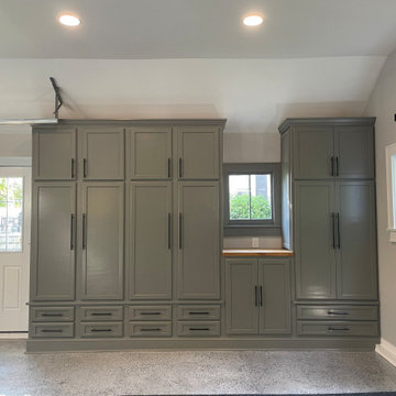 Darien Colonial