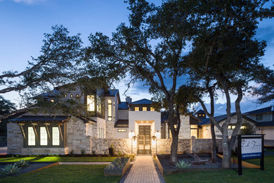 Modern exterior home idea in Austin