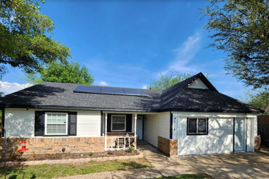 Inspiration for a craftsman exterior home remodel in Dallas