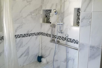 Bathroom - traditional bathroom idea in Bridgeport