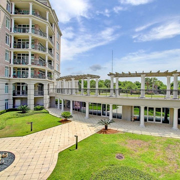 222 S Plaza Court