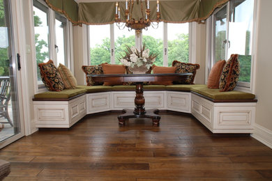 Dining room - traditional dining room idea in Columbus