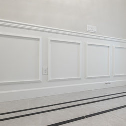 2477 Falconcrest Loop - Wall Accents