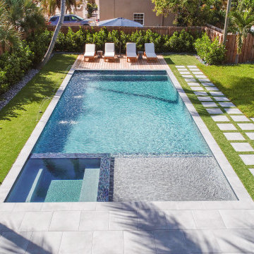 Modern Straight Line Pool & Spa in Fort Lauderdale