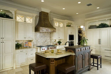 Elegant kitchen photo in Orlando