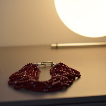 Dettaglio lampada design nello sfondo