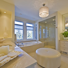 sandy master bath