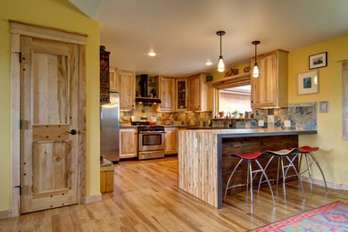 Kitchen - rustic kitchen idea in Denver