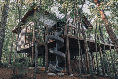 Example of a mountain style exterior home design in Atlanta