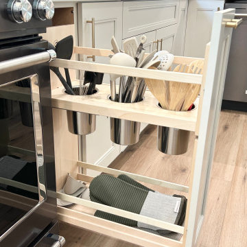 Accessible Beige and Maple Mocha Kitchen Design
