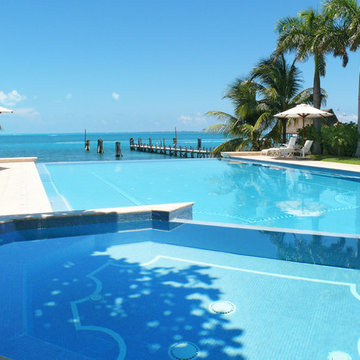 Waterfront Villa. Mediterranean. Villa Madonna on the beach. Cancun, México.